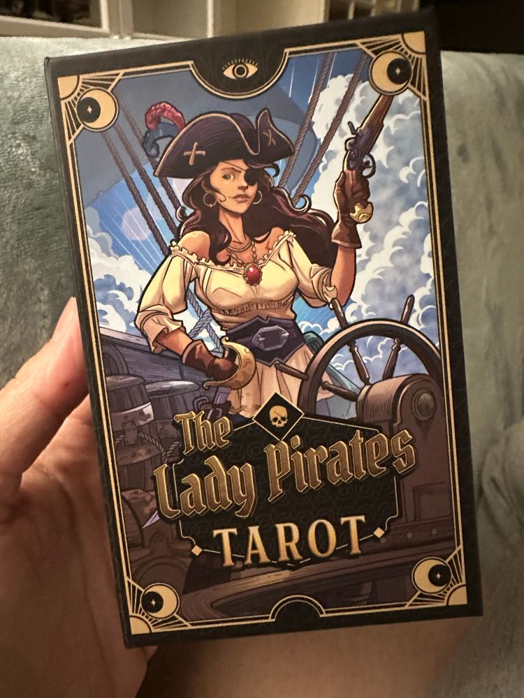 Box cover for the lady pirates tarot 