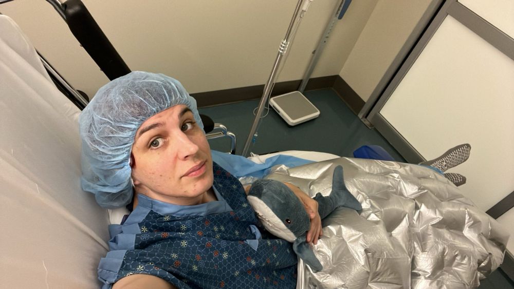 Ari in the ready room with Sabrina Sharkenter, bout to get her nuts removed 