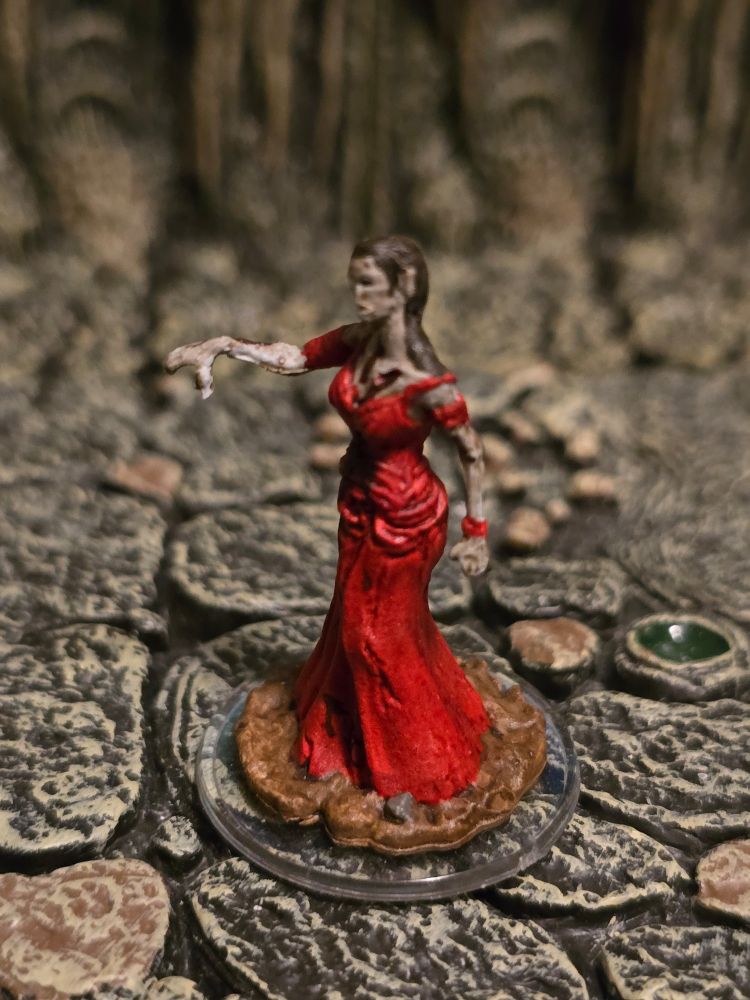 A side view of the Zombie's mini, showing off her profile.
