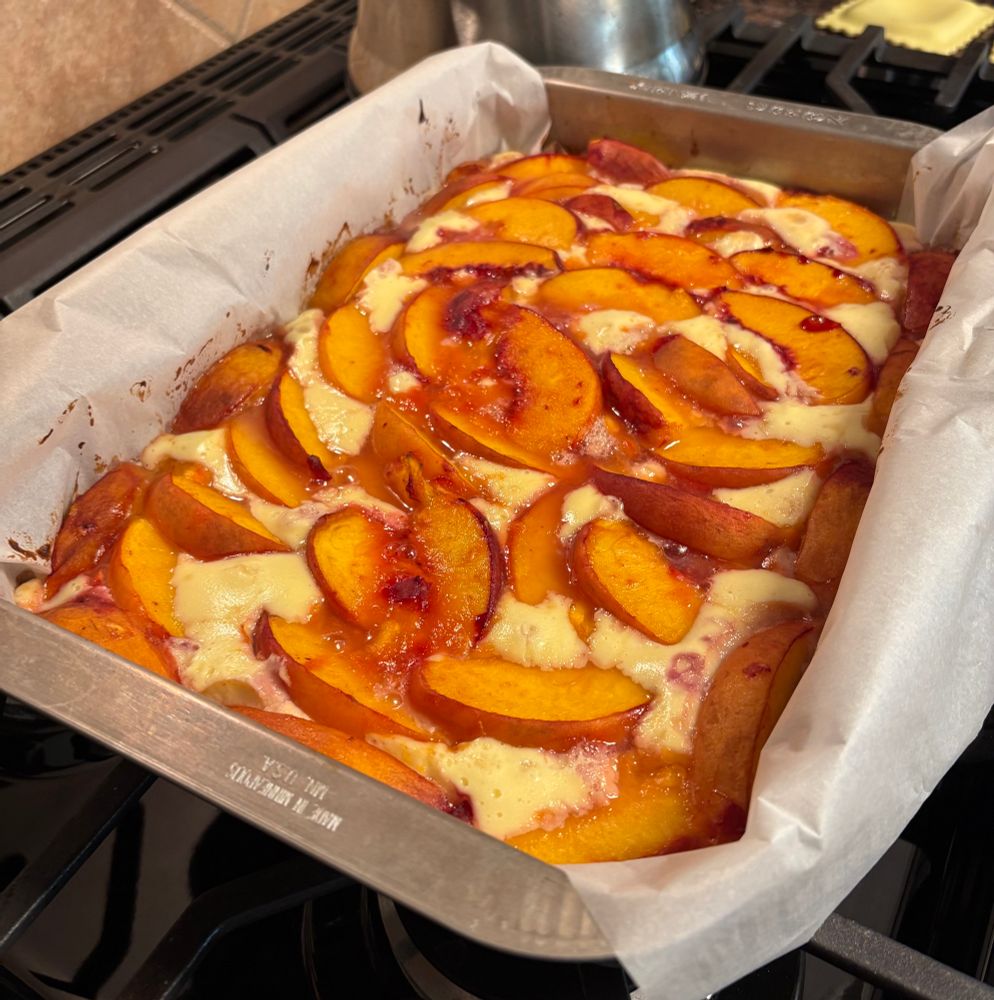 Cooked peach cheesecake bars