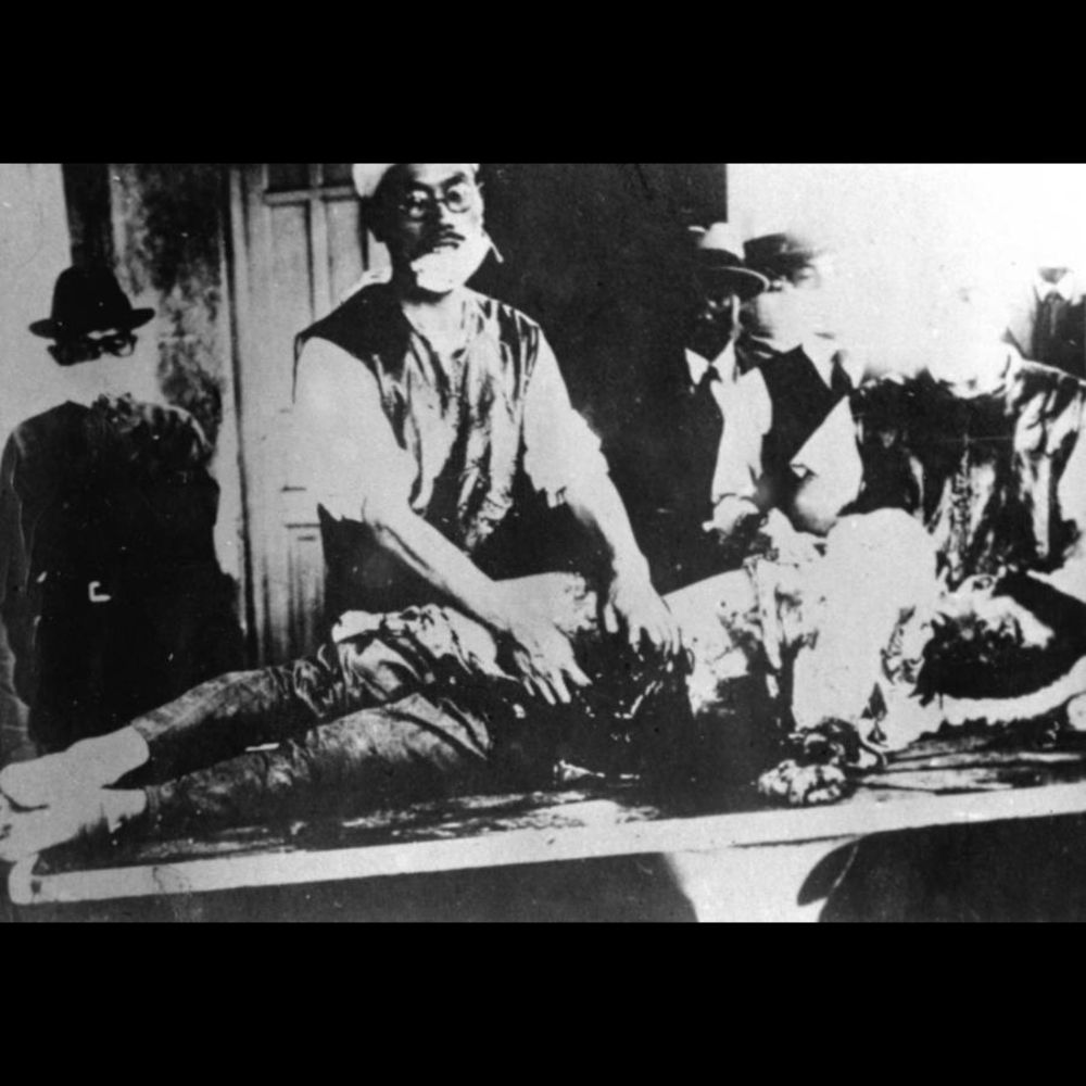 General Shiro Ishii performing vivisection on a prisoner at Unit 731