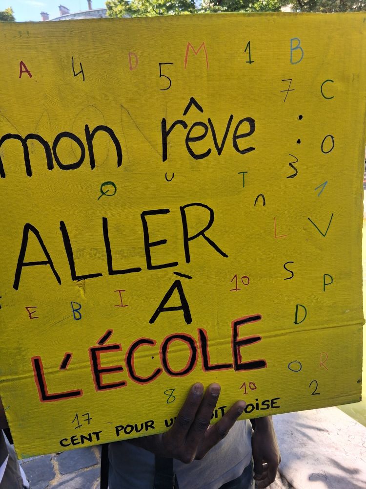 Pancarte : mon rêve, aller à l'école 