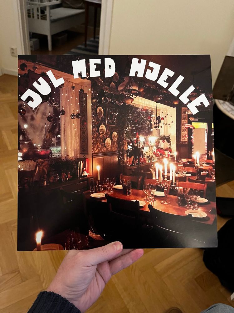 LP med titeln Jul med Hjelle. 