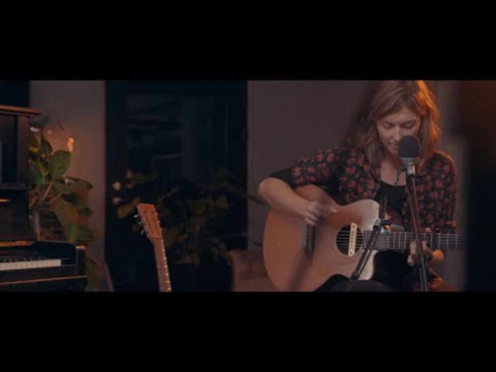 Hanna Enlöf - You Can Close Your Eyes (James Taylor) - Live Session