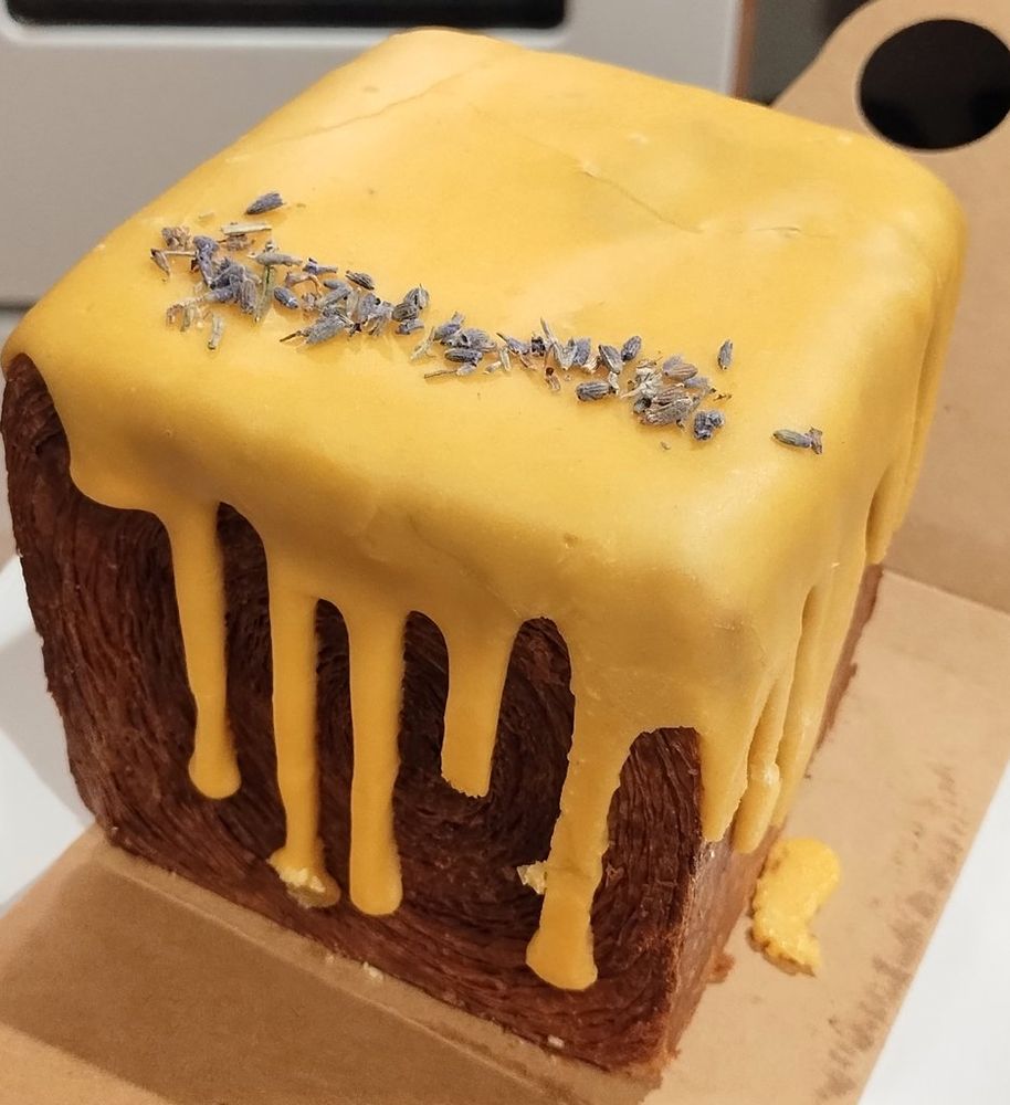 Blueberry lemon croissant cube