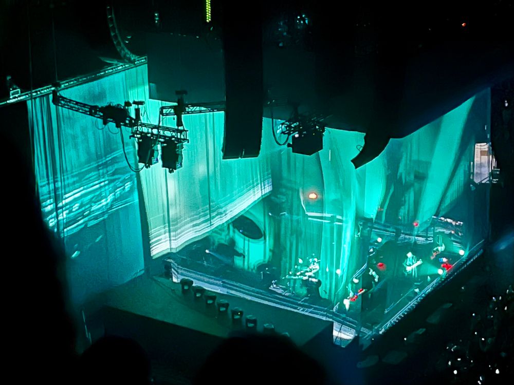 Nine Inch Nails performimg "Reptile"