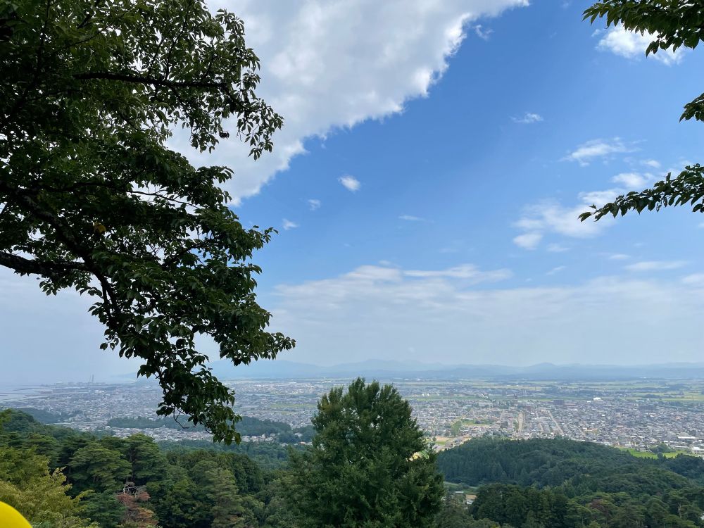 春日山城本丸からの景色。