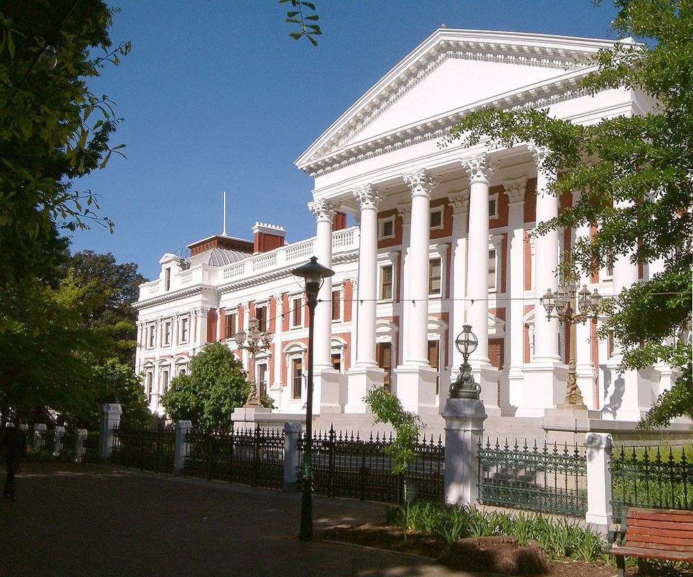 https://commons.wikimedia.org/wiki/File:Houses_of_Parliament_(Cape_Town).jpg