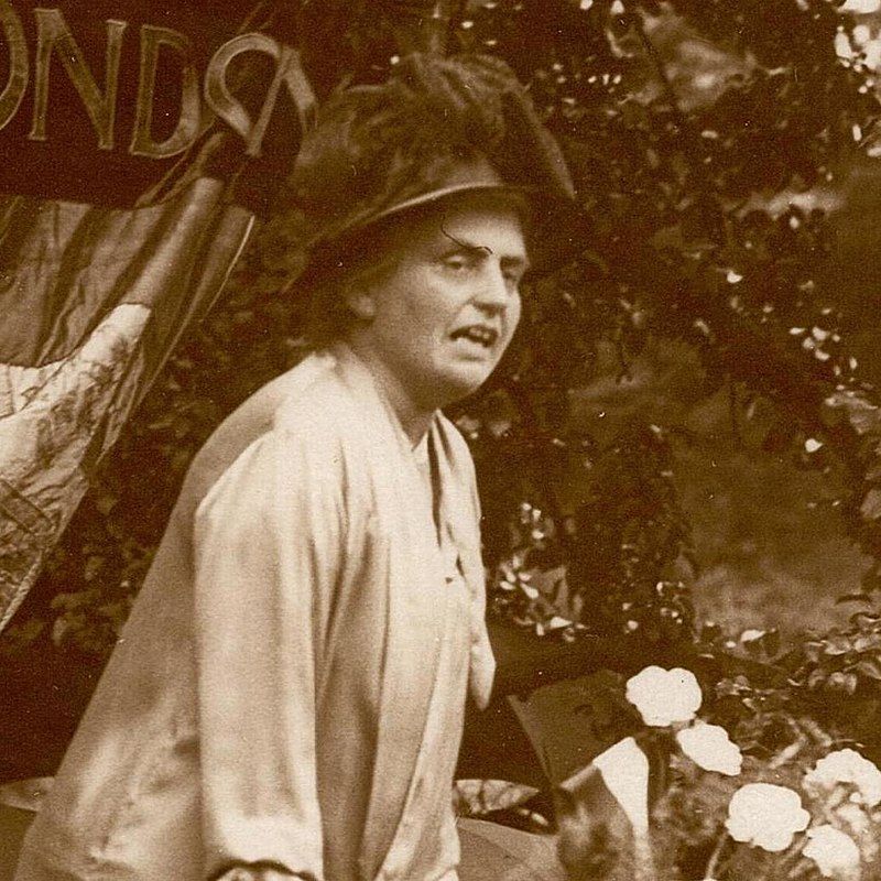 Eleanor Rathbone campaigning
LSE
https://commons.wikimedia.org/wiki/File:Eleanor_Rathbone_campaigning.jpg