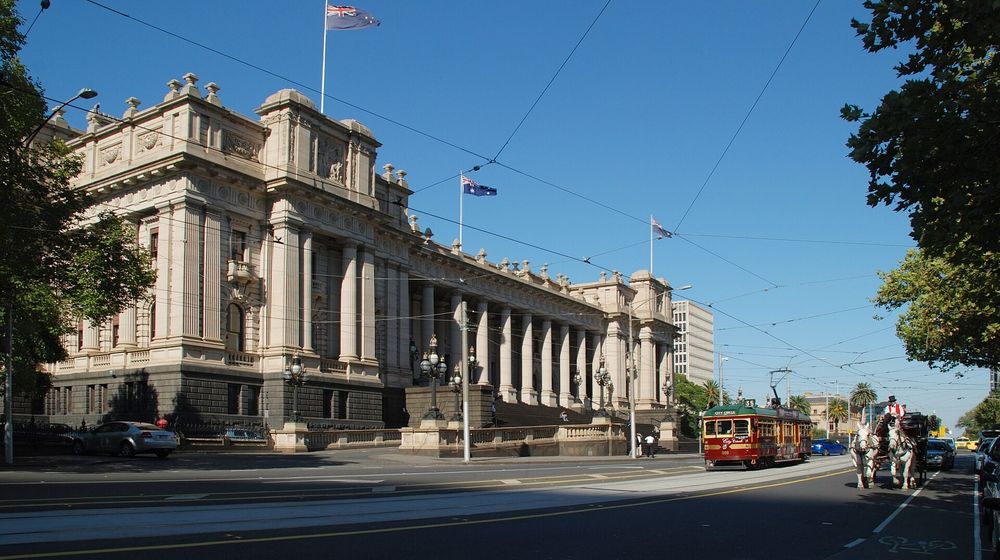 https://commons.wikimedia.org/wiki/File:Parliament_House_Melbourne_2010.jpg