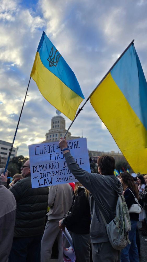 Demonstration in Barcelona marking the third anniversary of Russia's invasion of Ukraine.