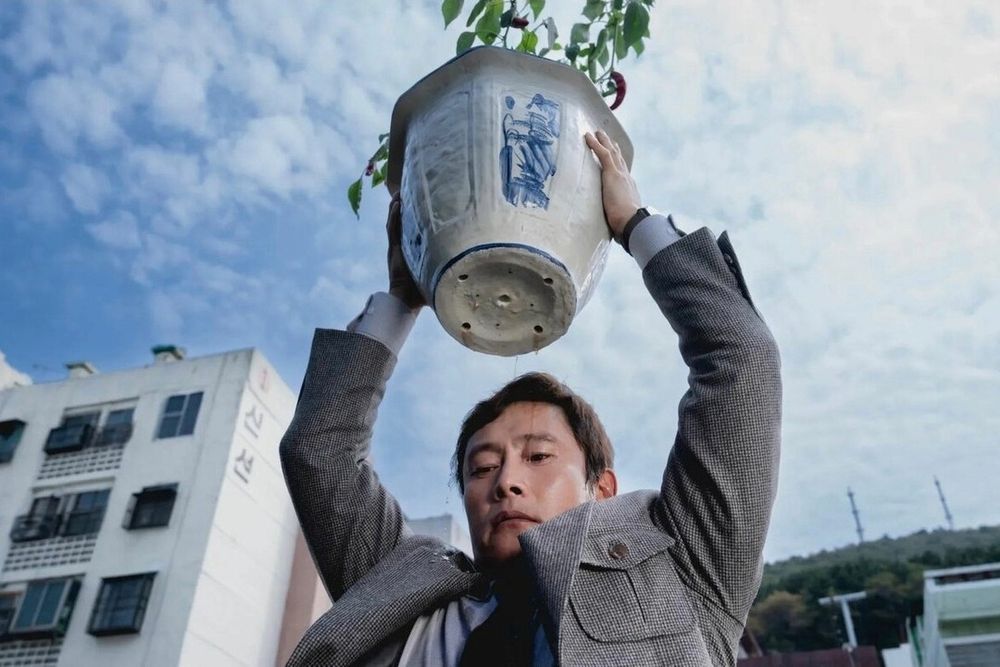 Lee Byung-hun In Park Chan-wook's NO OTHER CHOICE.