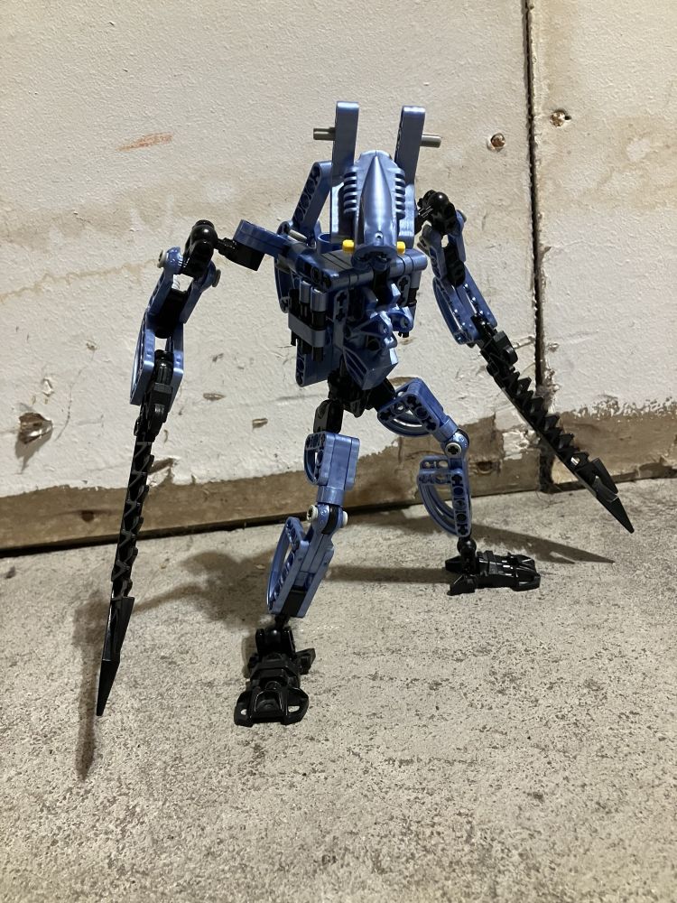 My take on Marendar, a bioweapon created by the Great Beings as a failsafe against any potentially rogue Toa on Spherus Magna, the likely main antagonist of the unfinished online serial “The Yesterday Quest.” This moc was created in August 2024 for the DuckBricks Fanon Contests (which were cancelled in 2025) and is designed to be a transformer.