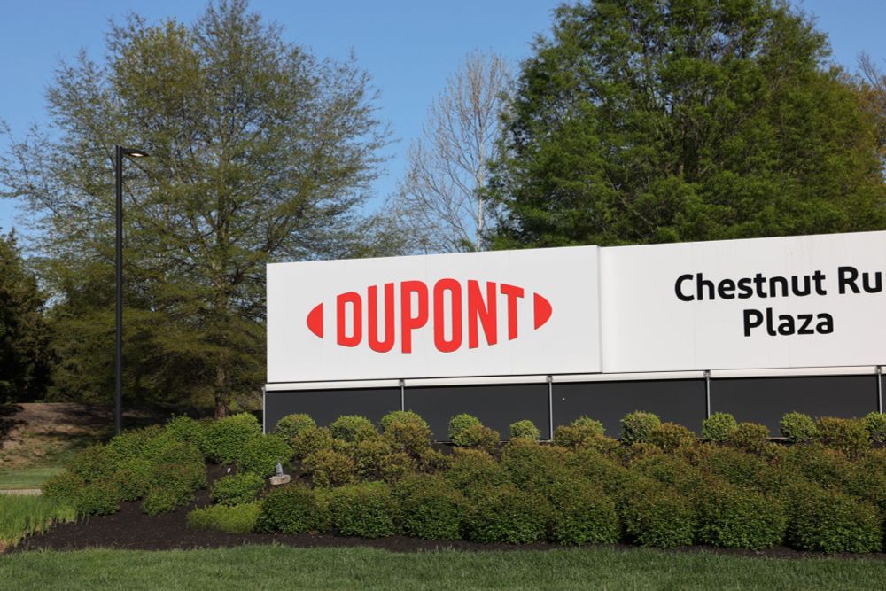 New Jersey say the settlement with DuPont-related firms is the largest ever reached by an American state.