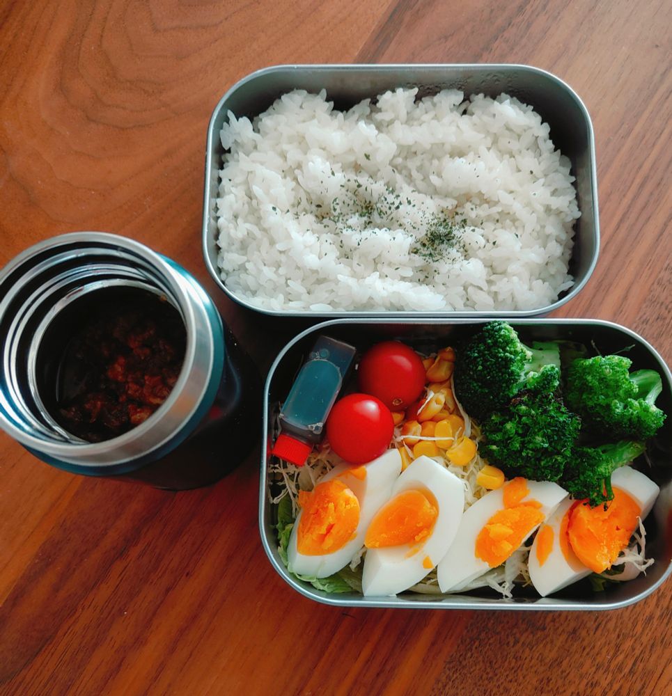 ボロネーゼハヤシライス、サラダ