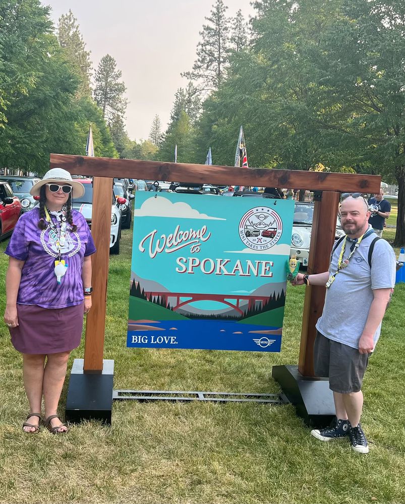 Spokane WA! Pictures with Tracey and her Chester Cheetah Mini, @sherriwilson who is beautiful and gave me a piece of Chicago art. Breakfast on the blankets.