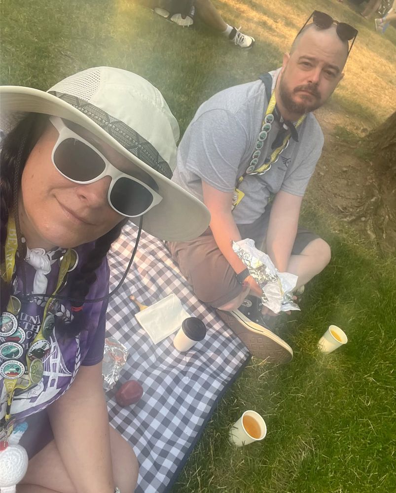 Spokane WA! Pictures with Tracey and her Chester Cheetah Mini, @sherriwilson who is beautiful and gave me a piece of Chicago art. Breakfast on the blankets.