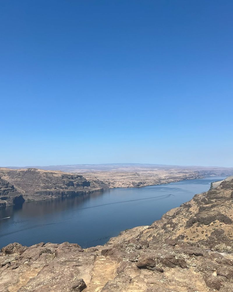 Beautiful drive into Yakima— except it was 98 degrees. We had been up in elevation since Jackson and it was in the 70s.