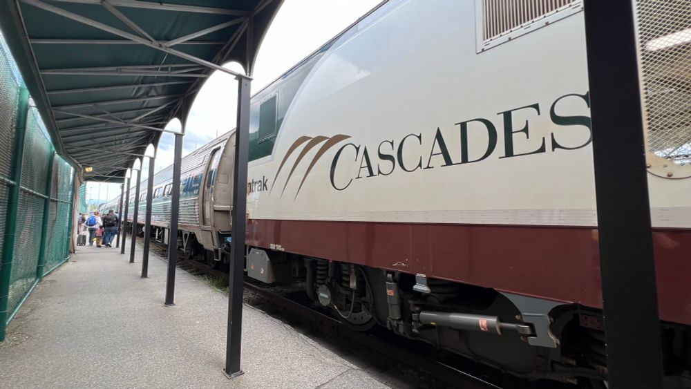 Amtrak Cascades engine