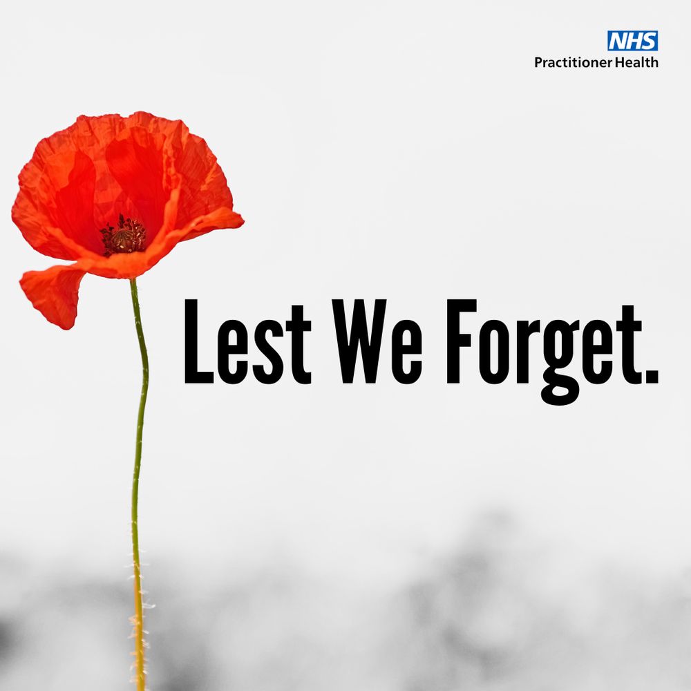 Lest we forget. Photograph of red poppy.