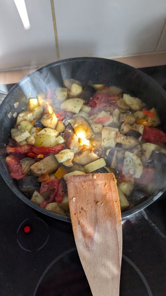 Photo d'une ratatouille faite maison.