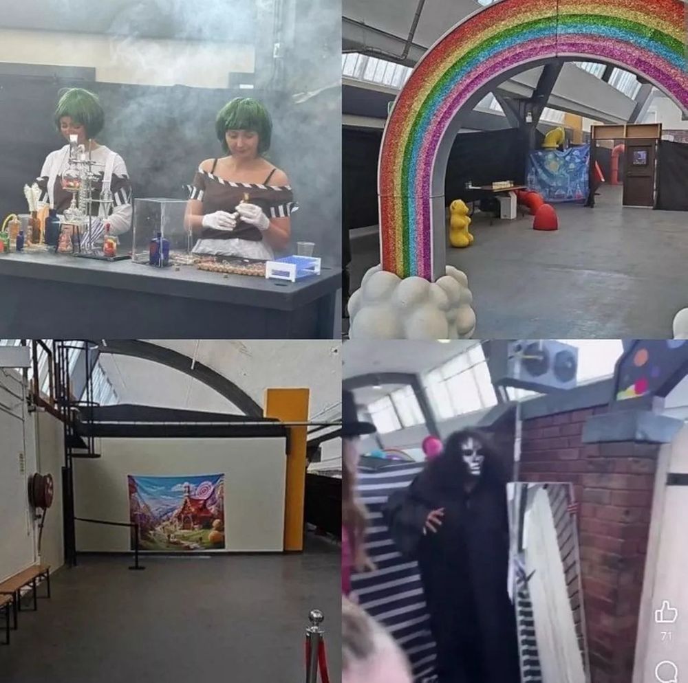 Cuatro fotos de la Willy Wonka Experience
1- dos mujeres con peluca verde haciendo una suerte de experimentos
2- un arcoíris tamaño persona de cartón en mitad de una sala
3- un póster que ocupa menos de media pared con la imagen promocional del sitio 
4- un señor con capa negra y máscara tenebrosa sujetando un espejo de pie