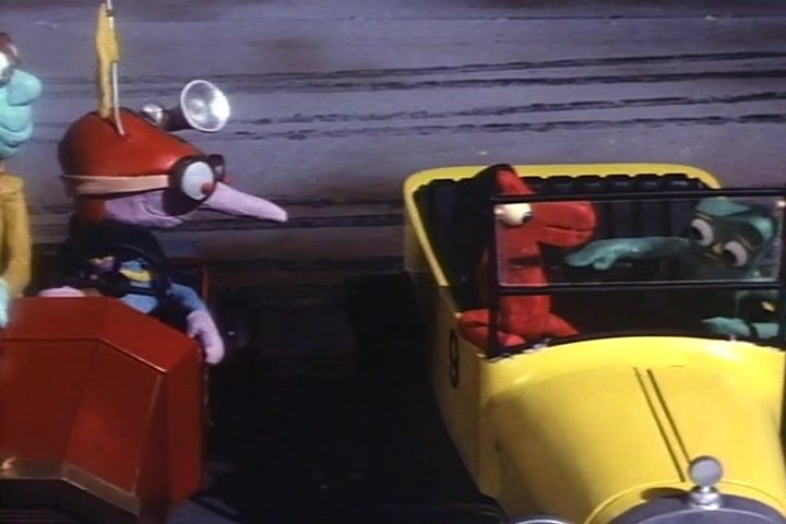 Frame #1548 from E15 The Fliver 500