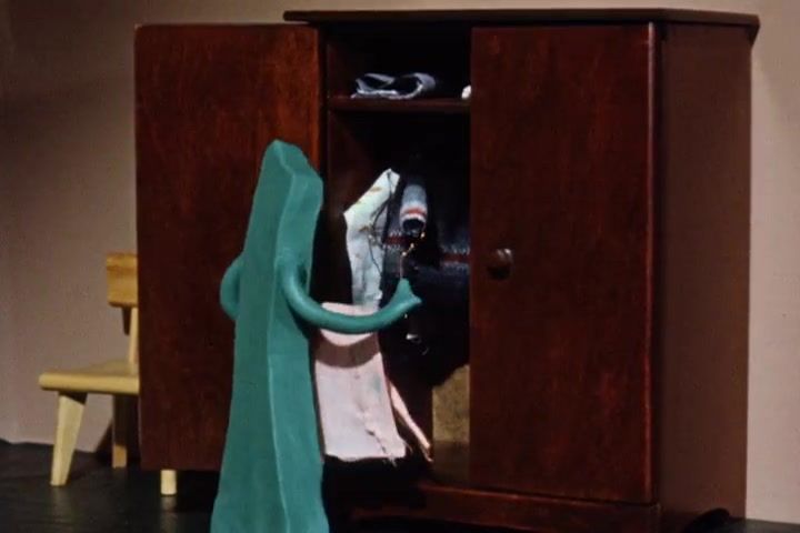 Frame #827 from 50s E04-05 mirror land
