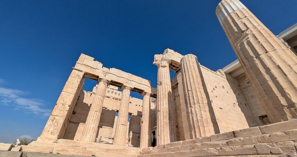 Columns and pillars in ruin at the Acropolis 