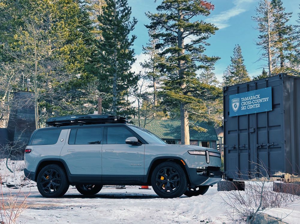 Limestone Rivian R1S in the snow