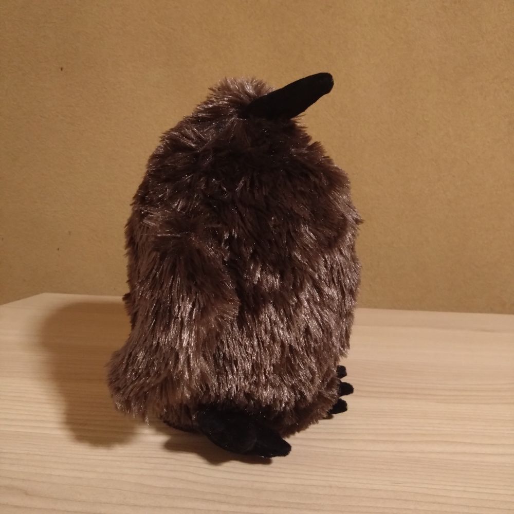 オウサマペンギンのひなのぬいぐるみ