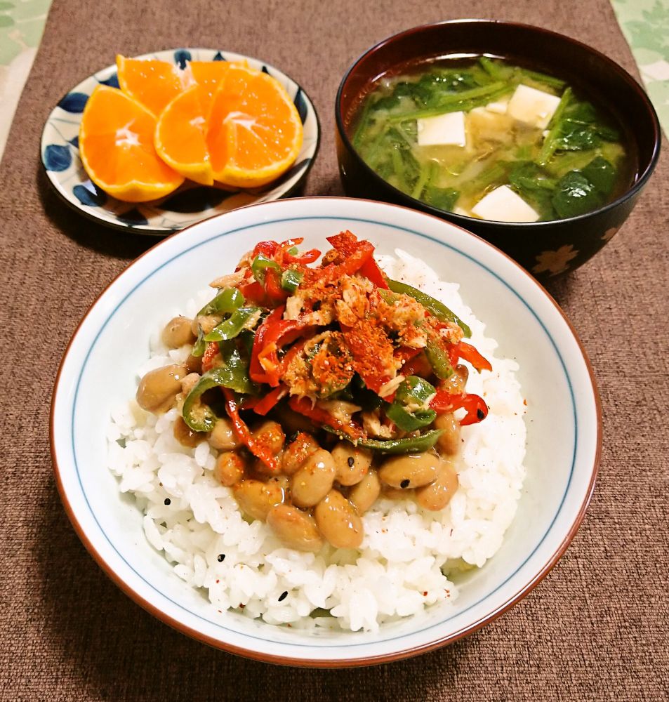 朝食　納豆ごはん
breakfast, natto rice!