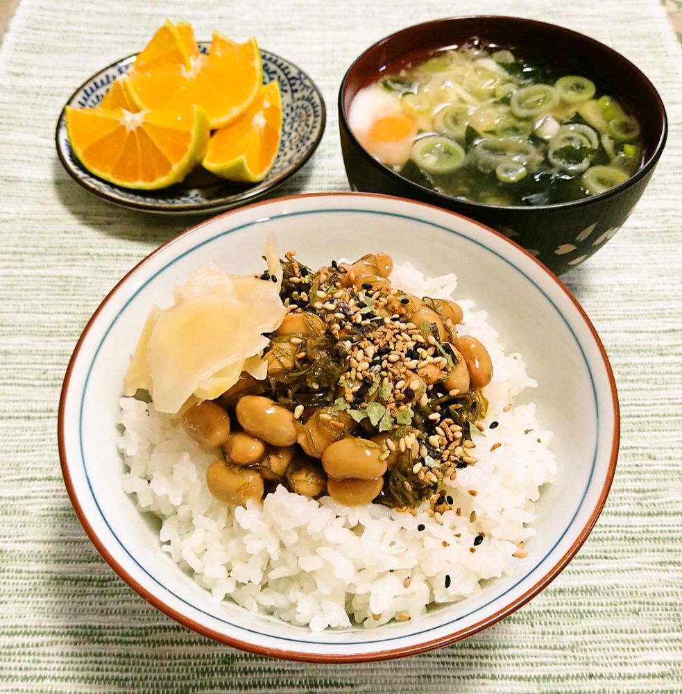 朝食　納豆ごはん
breakfast, natto rice!