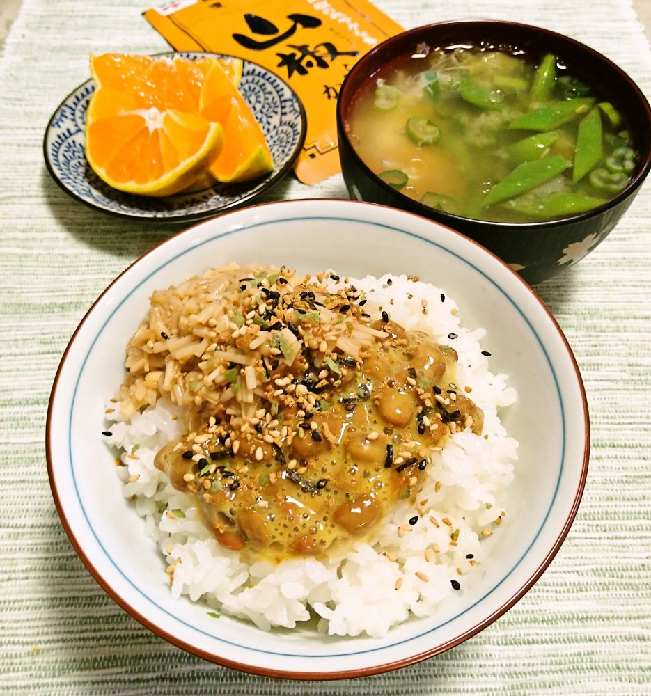 朝食　納豆ごはん
breakfast, natto rice!