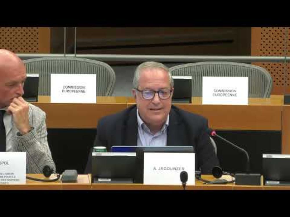 Prof Jagolinzer discusses grievance as a barometer for democracy risk at the EU Parliament