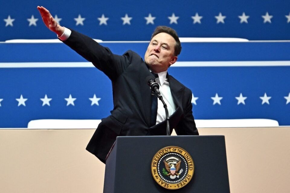 Elon musk giving a Nazi salute