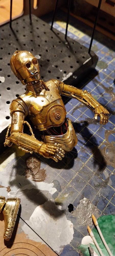 A legless Threepio.