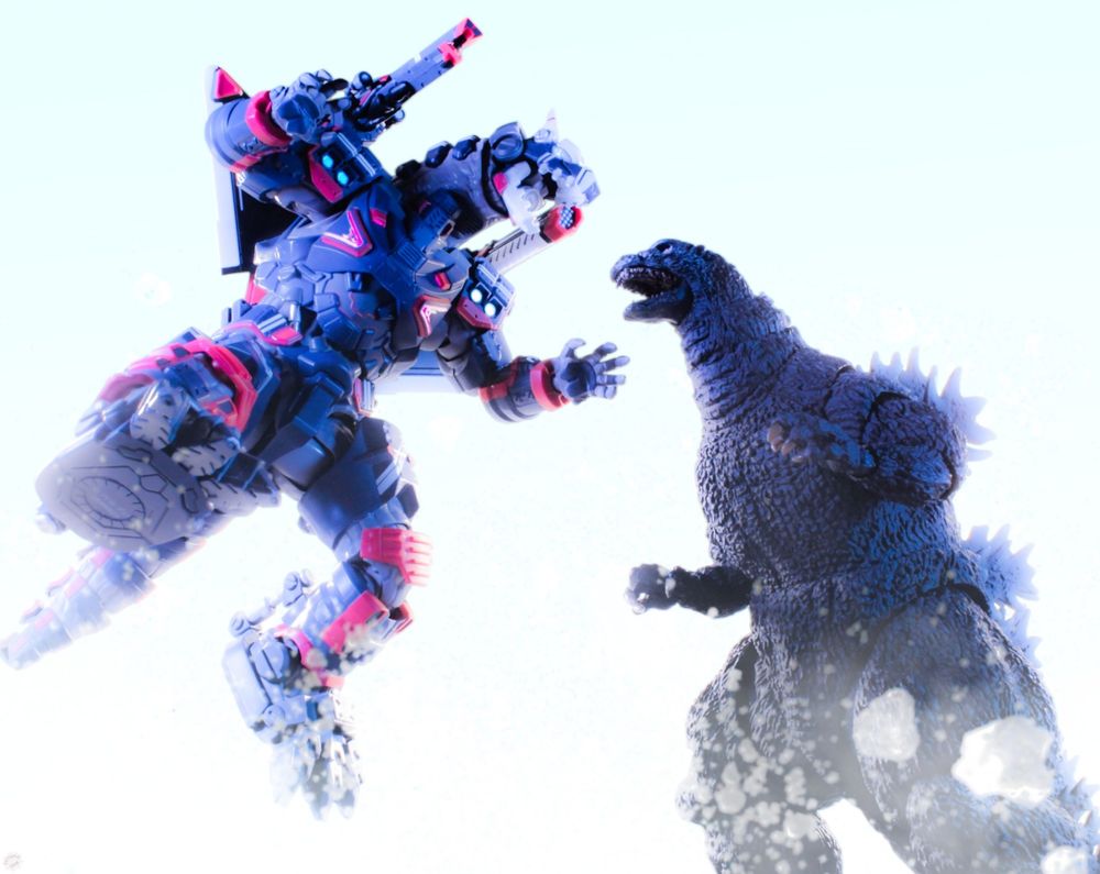 Godzilla fighting Earth Garon from Ultraman Blazar in an homage to the poster for the Millennium Era film "Godzilla Against Mecha-Godzilla".