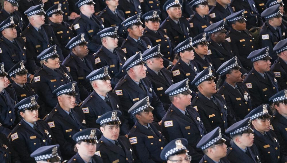 No extremist groups on list barring Chicago police officer membership, only street gangs