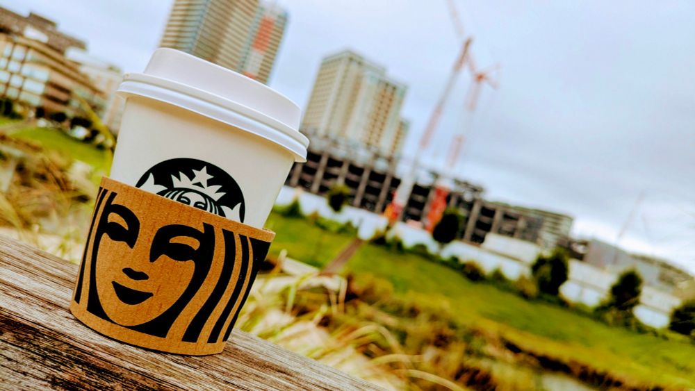 車の出先、公園でコーヒー