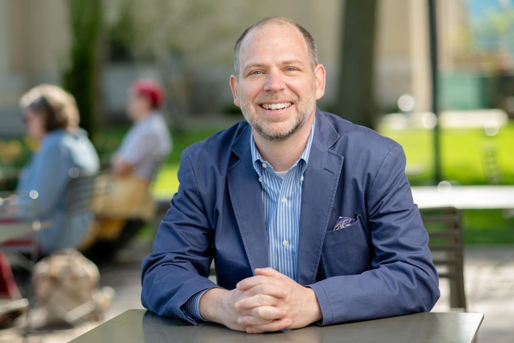 Image of Dr. Christopher Warren