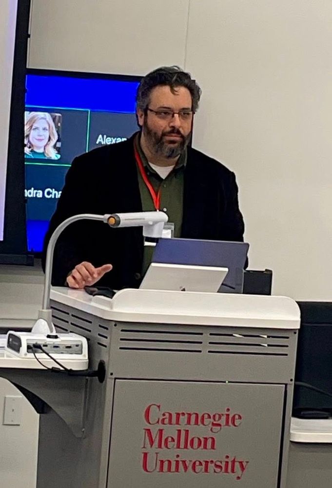 Image of moderator Ed Simon