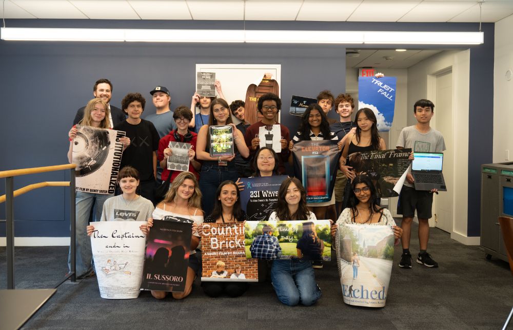 Image of the group of students with their instructor