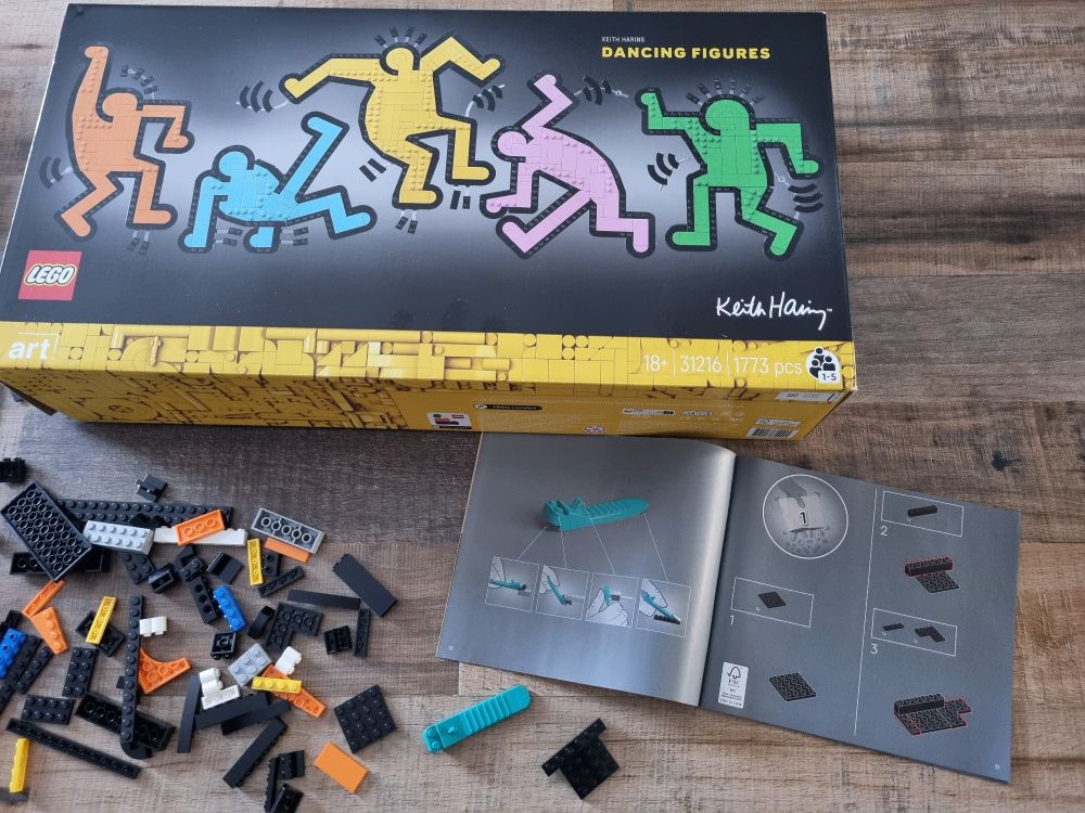 LEGO box Dancing Figures of Keith Haring