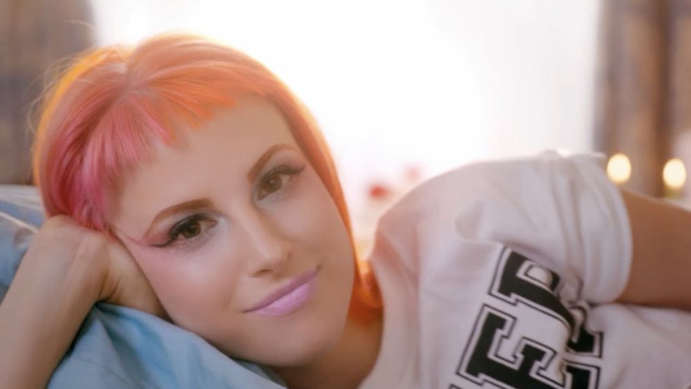 Paramore: Still Into You [OFFICIAL VIDEO]