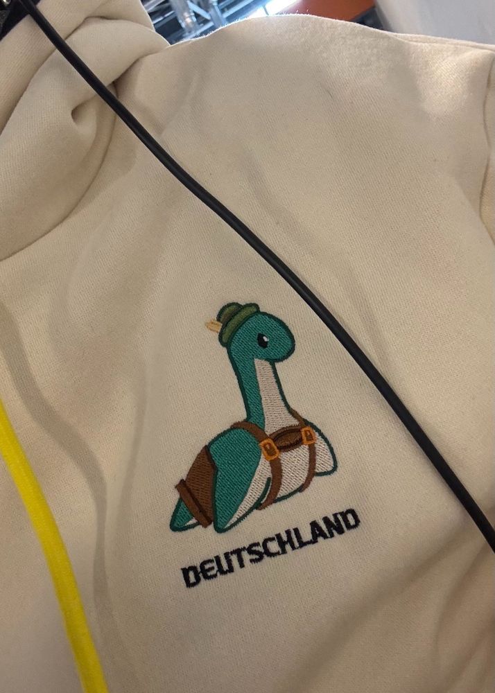 Selfie showing ALGS (Apex Legends Global Series) Mannheim, Limited edition hoodie
