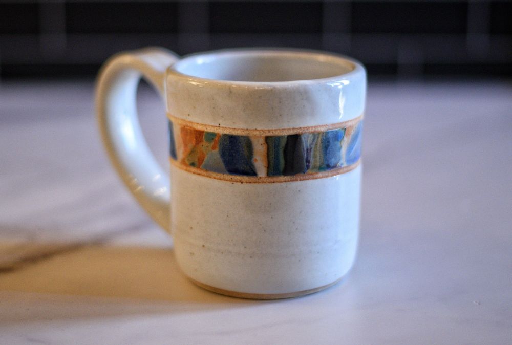 Mug. Pottery. Stoneware 