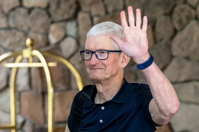 Meta hires two key Apple AI experts