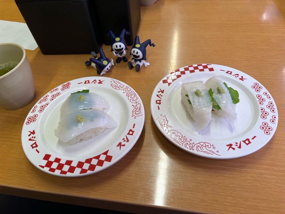 コウイカのお寿司とエンガワのお寿司