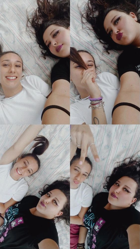 Two friends on a blanket, Picnic, Selfie,